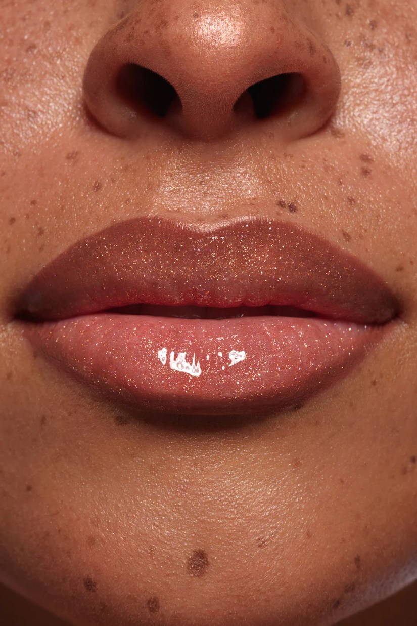 glossy lips